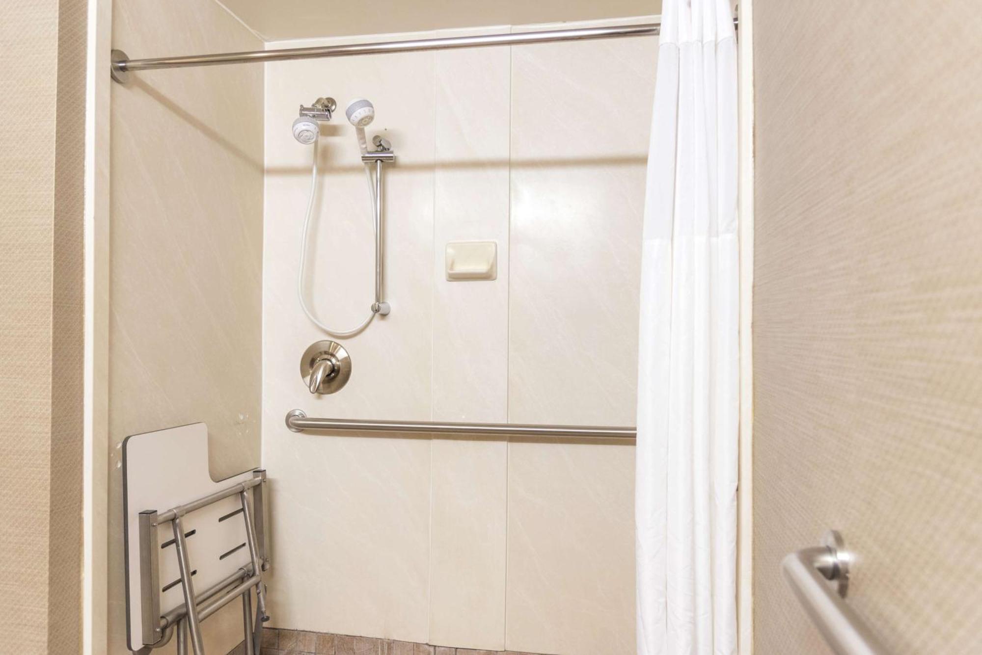Hampton Inn Muskegon Muskegon Heights Eksteriør bilde